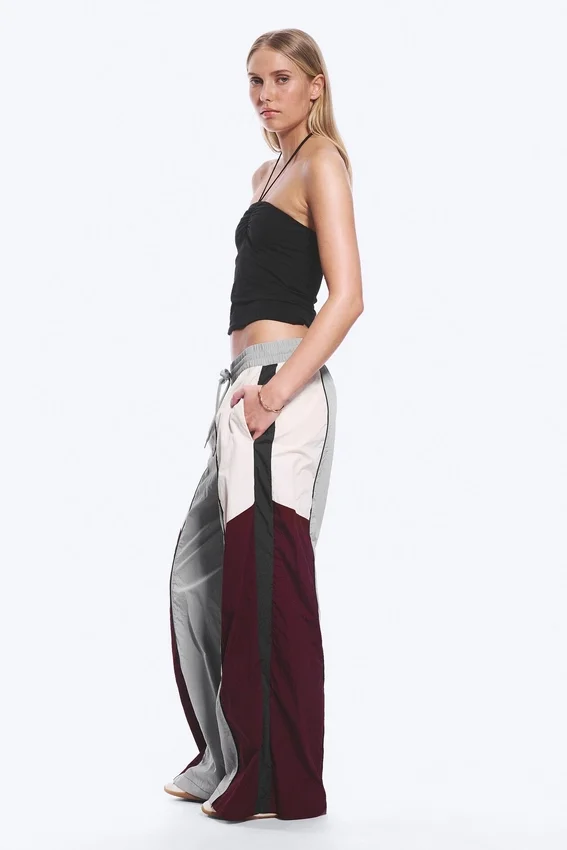 Low Rise Wide Leg Colourblock Trousers – Grey/Pink/Red Low Rise Wide Leg Colourblock Trousers – Grey/Pink/Red
