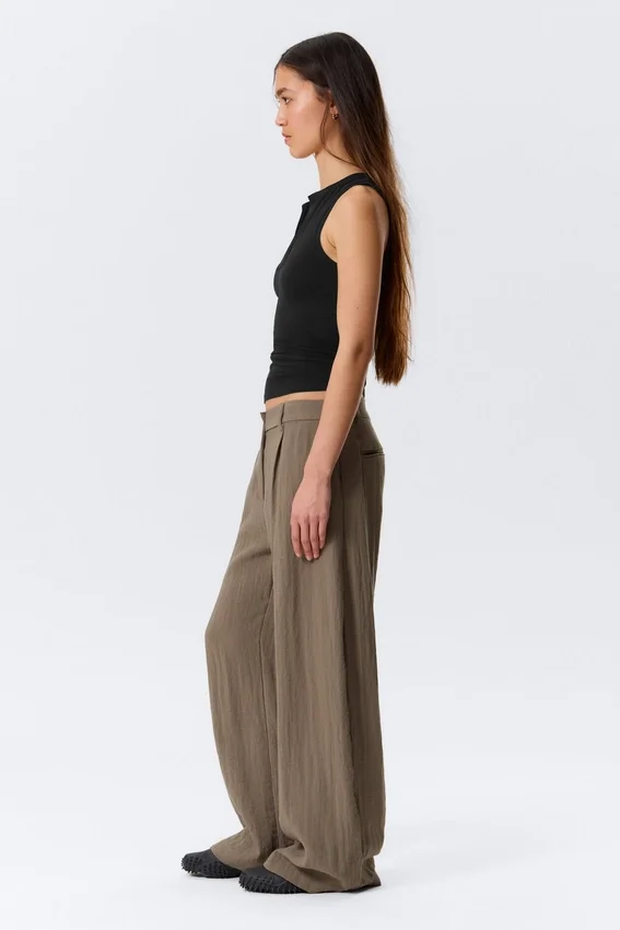 Low Rise Wide Leg Crinkled Trousers – Beige Low Rise Wide Leg Crinkled Trousers – Beige