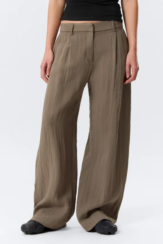 Low Rise Wide Leg Crinkled Trousers – Beige Low Rise Wide Leg Crinkled Trousers – Beige