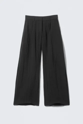 Low Rise Wide Leg Crinkled Trousers – Black