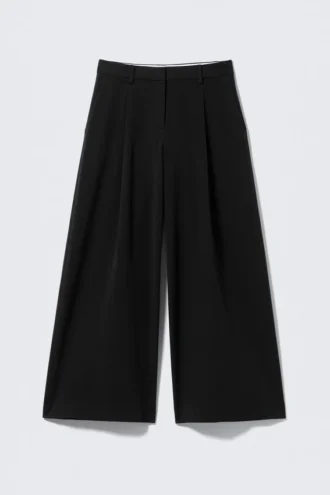 Low Rise Wide Leg Pleated Suiting Trousers – Black