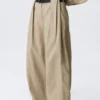 Low Rise Wide Leg Pleated Trousers – Beige Low Rise Wide Leg Pleated Trousers – Beige