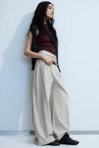 Low Rise Wide Leg Pleated Trousers – Light Mole