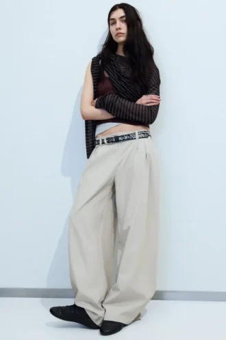 Low Rise Wide Leg Pleated Trousers – Light Mole