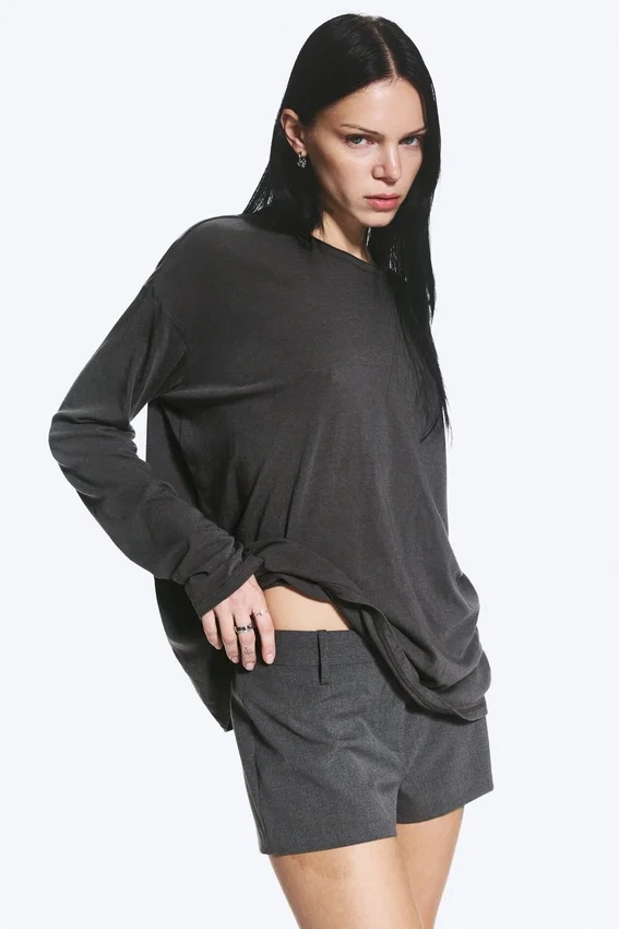 Low Waist Mini Suiting Shorts – Dark Grey Melange Low Waist Mini Suiting Shorts – Dark Grey Melange