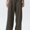 Low Waist Wide Suiting Trousers – Dark Grey Low Waist Wide Suiting Trousers – Dark Grey