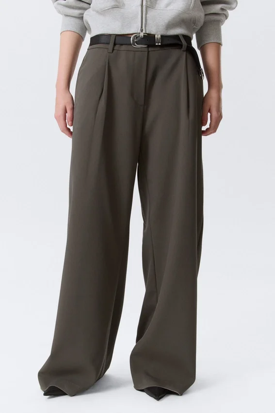 Low Waist Wide Suiting Trousers – Dark Grey Low Waist Wide Suiting Trousers – Dark Grey
