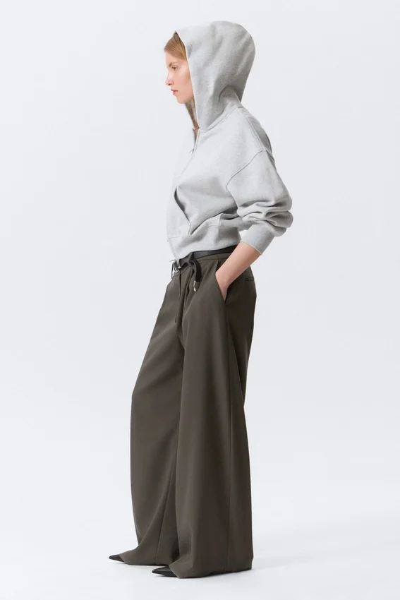 Low Waist Wide Suiting Trousers – Dark Grey Low Waist Wide Suiting Trousers – Dark Grey