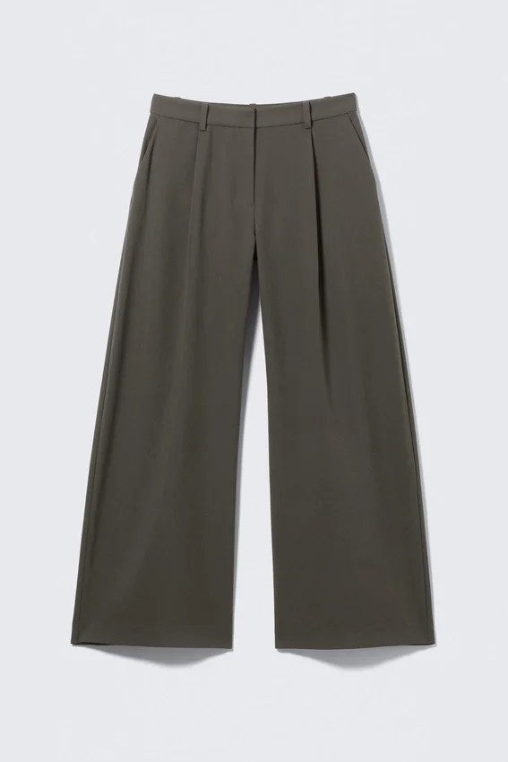 Low Waist Wide Suiting Trousers – Dark Grey Low Waist Wide Suiting Trousers – Dark Grey