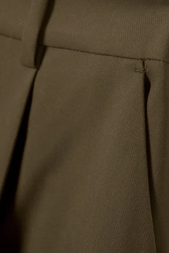 Low Waist Wide Suiting Trousers – Dark Khaki Green Low Waist Wide Suiting Trousers – Dark Khaki Green