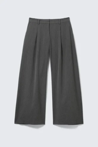 Low Waist Wide Suiting Trousers – Pinstriped Grey Melange Low Waist Wide Suiting Trousers – Pinstriped Grey Melange