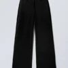 Low-Waisted Loose Fit Suit Trousers – Black Low-Waisted Loose Fit Suit Trousers – Black