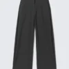 Low-Waisted Loose Fit Suit Trousers – Dark Grey Melange Low-Waisted Loose Fit Suit Trousers – Dark Grey Melange