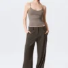 Low-Waisted Loose Fit Suit Trousers – Dark Mole Low-Waisted Loose Fit Suit Trousers – Dark Mole