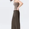 Low-Waisted Loose Fit Suit Trousers – Dark Mole Low-Waisted Loose Fit Suit Trousers – Dark Mole