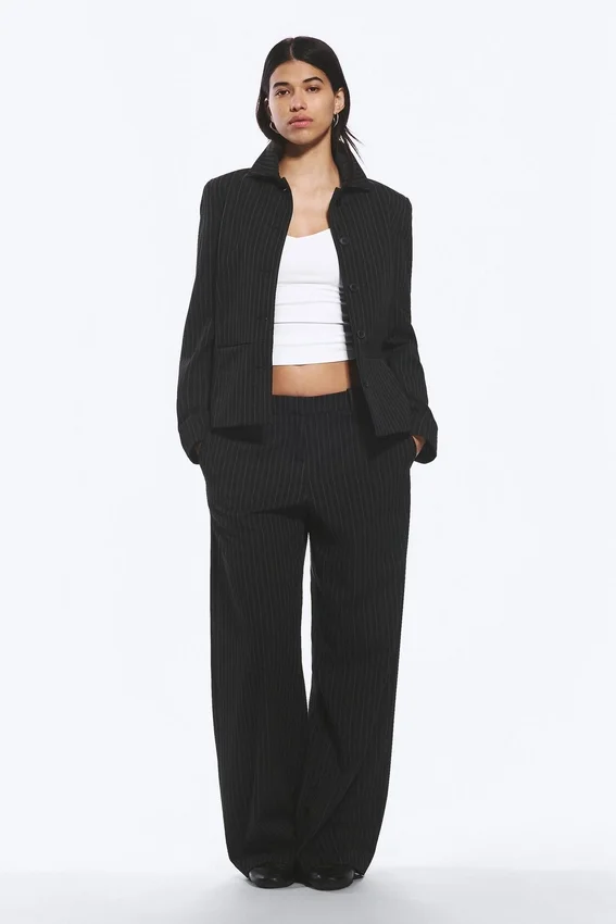 Low-Waisted Loose Fit Suit Trousers – Pinstriped Black Low-Waisted Loose Fit Suit Trousers – Pinstriped Black