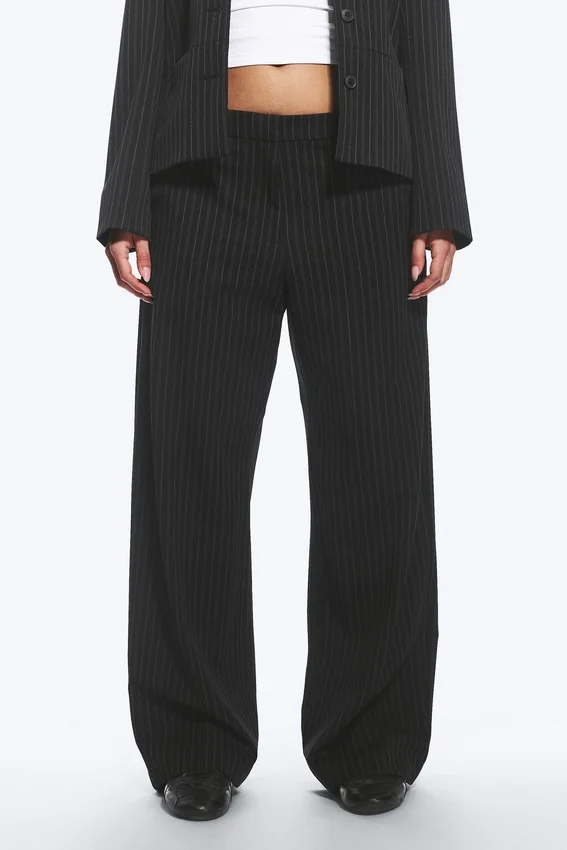 Low-Waisted Loose Fit Suit Trousers – Pinstriped Black Low-Waisted Loose Fit Suit Trousers – Pinstriped Black