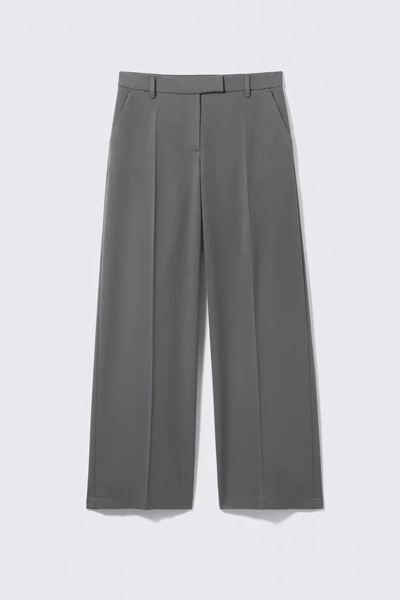 Low Waisted Pleated Suiting Trousers – Dark Grey Low Waisted Pleated Suiting Trousers – Dark Grey