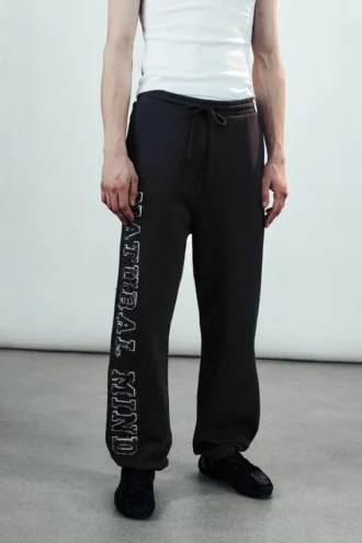 Mechatok Embroidered Sweatpants – Black