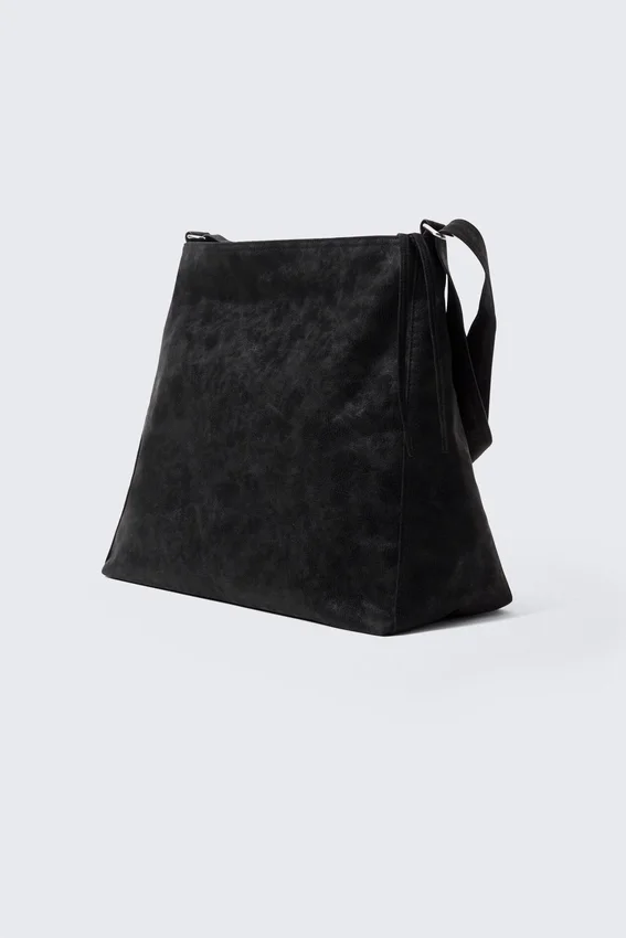 Medium Zip Shoulder Bag – Black Medium Zip Shoulder Bag – Black