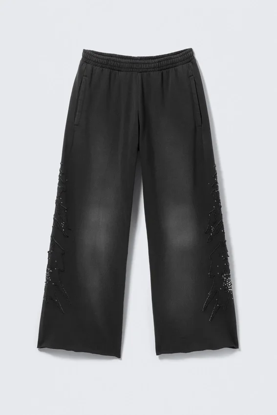 Mid-Rise Baggy Studded Graphic Sweatpants – Studded Black Mid-Rise Baggy Studded Graphic Sweatpants – Studded Black