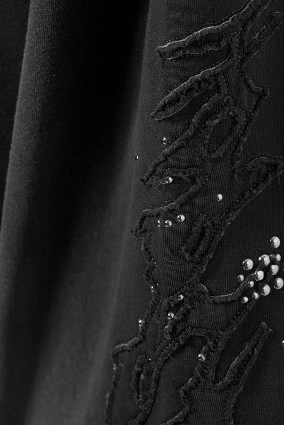 Mid-Rise Baggy Studded Graphic Sweatpants – Studded Black Mid-Rise Baggy Studded Graphic Sweatpants – Studded Black