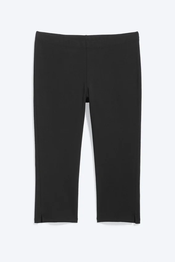 Mid-Rise Capri Trousers – Black Mid-Rise Capri Trousers – Black