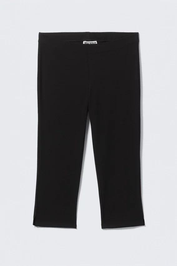 Mid-Rise Capri Trousers – Black Mid-Rise Capri Trousers – Black