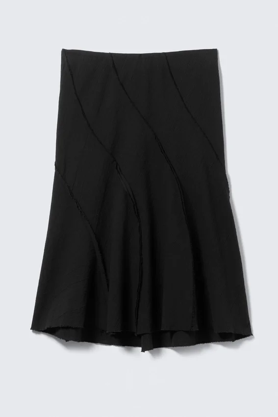 Mid Rise Curved Seam Midi Skirt – Black Mid Rise Curved Seam Midi Skirt – Black