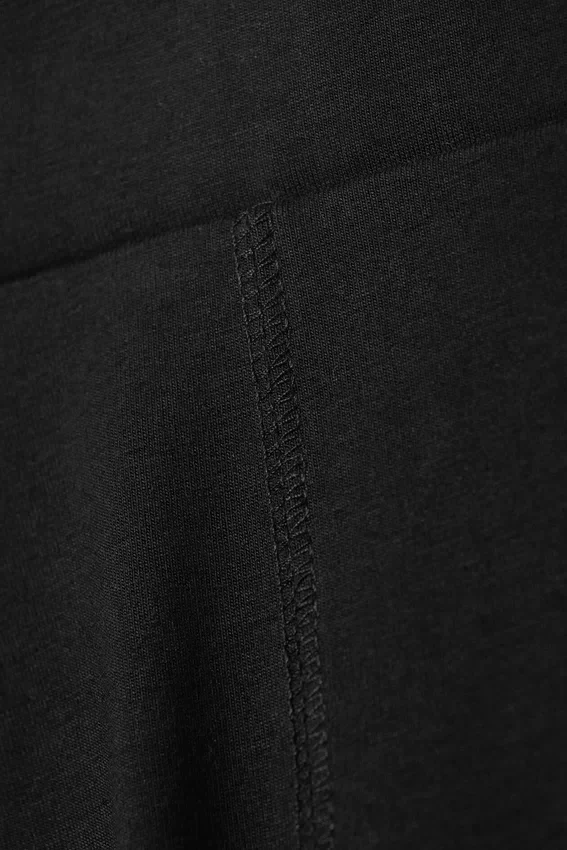 Mid Rise Fitted Biker Shorts – Black Mid Rise Fitted Biker Shorts – Black