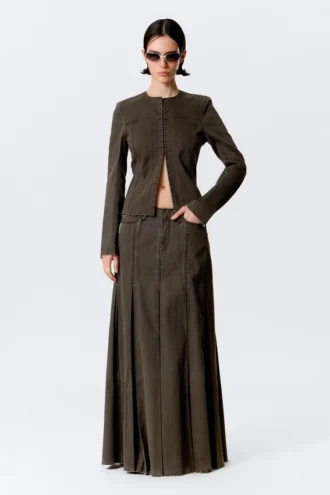 Mid-Rise Frayed Pleated Maxi Skirt – Dark Grey