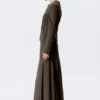 Mid-Rise Frayed Pleated Maxi Skirt – Dark Grey Mid-Rise Frayed Pleated Maxi Skirt – Dark Grey