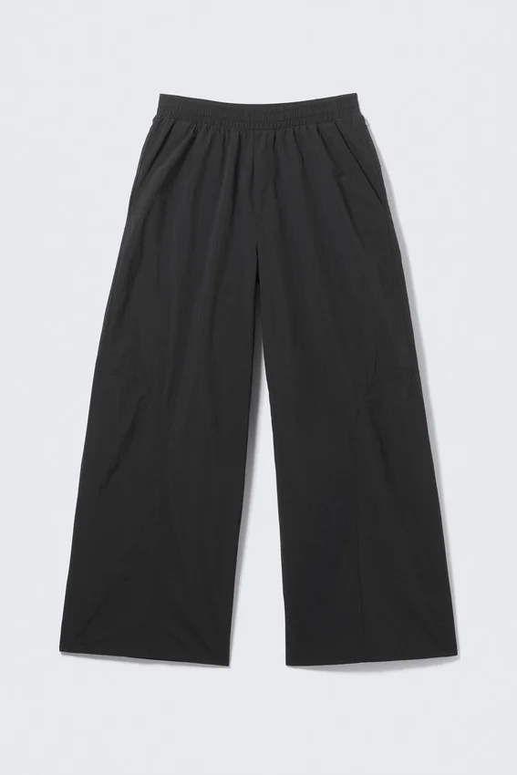 Mid Rise Loose Baggy Leg Nylon Trousers – Black Mid Rise Loose Baggy Leg Nylon Trousers – Black