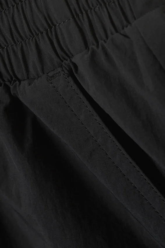 Mid Rise Loose Baggy Leg Nylon Trousers – Black Mid Rise Loose Baggy Leg Nylon Trousers – Black