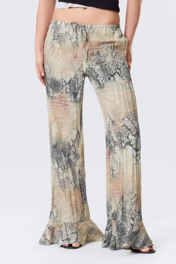 Mid Rise Loose Flounce Trousers – Beige – Snakeskin Pattern Mid Rise Loose Flounce Trousers – Beige – Snakeskin Pattern