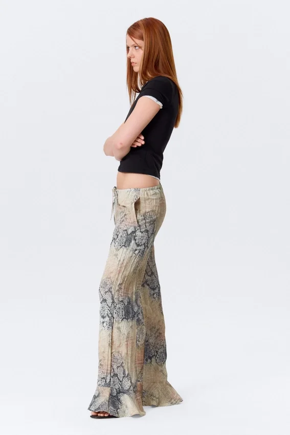 Mid Rise Loose Flounce Trousers – Beige – Snakeskin Pattern Mid Rise Loose Flounce Trousers – Beige – Snakeskin Pattern