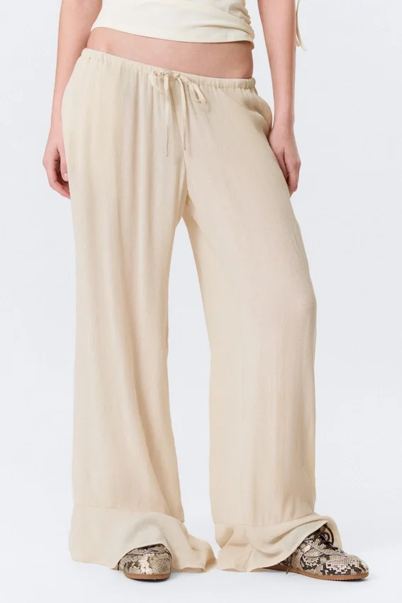 Mid Rise Loose Flounce Trousers – Light Beige Mid Rise Loose Flounce Trousers – Light Beige