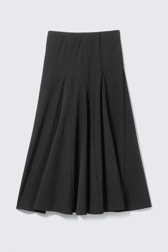 Mid Rise Panelled Maxi Skirt – Black Mid Rise Panelled Maxi Skirt – Black