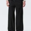 Mid Rise Relaxed Straight Leg Chino Trousers – Black Mid Rise Relaxed Straight Leg Chino Trousers – Black