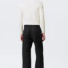 Mid Rise Relaxed Straight Leg Chino Trousers – Black Mid Rise Relaxed Straight Leg Chino Trousers – Black