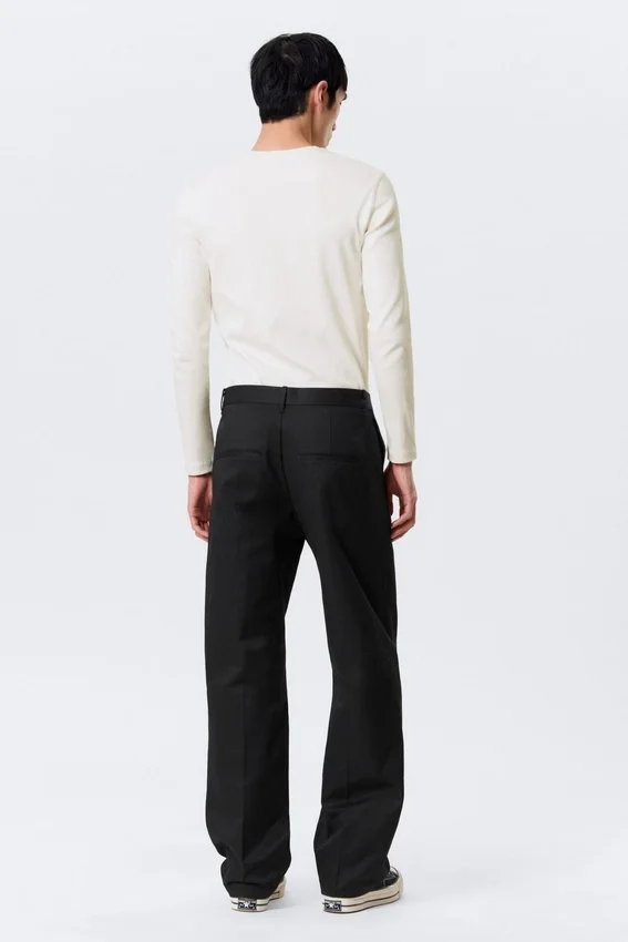 Mid Rise Relaxed Straight Leg Chino Trousers – Black Mid Rise Relaxed Straight Leg Chino Trousers – Black