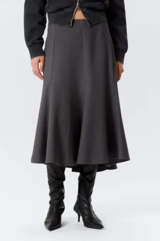 Midi Slim Volume Skirt – Striped Dark Grey