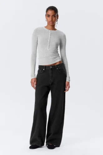 Missy Low Rise Loose Straight Jeans – Tuned Black – Black