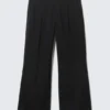 Moe Trousers Relaxed Fit Low Waist – Black Moe Trousers Relaxed Fit Low Waist – Black