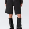 Monterey Low Rise Denim Shorts – Tuned Black