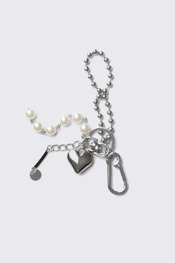 Multi-Charm Keyring – Metal/Pearls Multi-Charm Keyring – Metal/Pearls