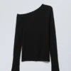Myra Seamless Longsleeve Top – Black Myra Seamless Longsleeve Top – Black