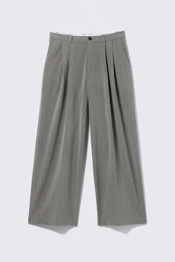 Nate Baggy Fit Pleated Suit Trousers – Pinstriped Light Grey Nate Baggy Fit Pleated Suit Trousers – Pinstriped Light Grey
