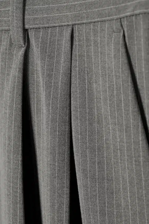 Nate Baggy Fit Pleated Suit Trousers – Pinstriped Light Grey Nate Baggy Fit Pleated Suit Trousers – Pinstriped Light Grey