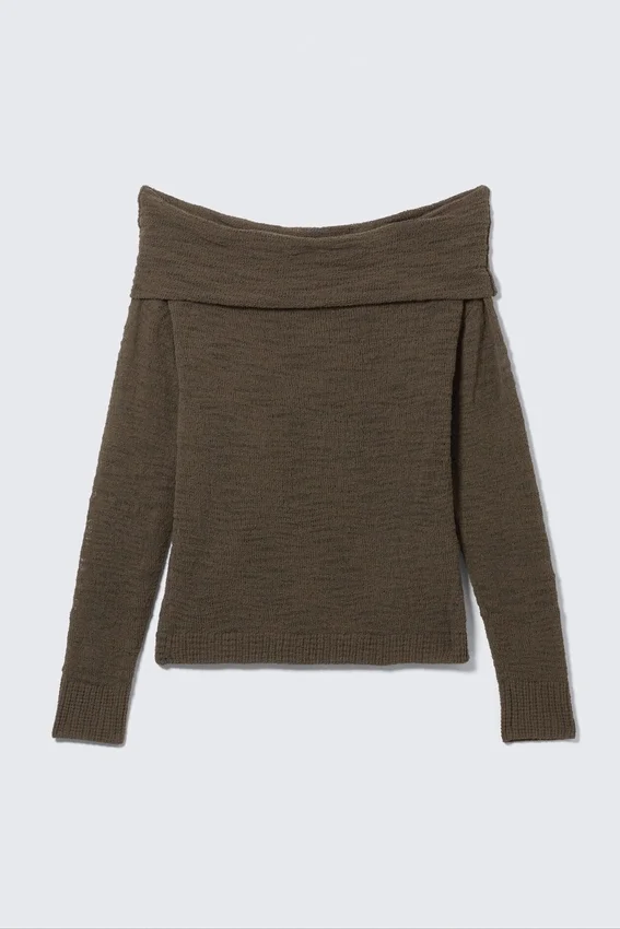 Off-Shoulder Knitted Sweater – Dark Brown Off-Shoulder Knitted Sweater – Dark Brown
